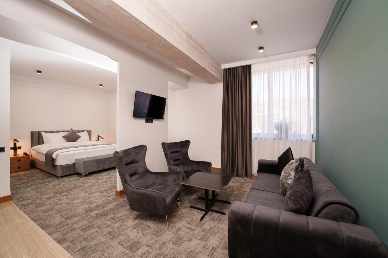 Revive Boutique Hotel Jerevan Buitenkant foto
