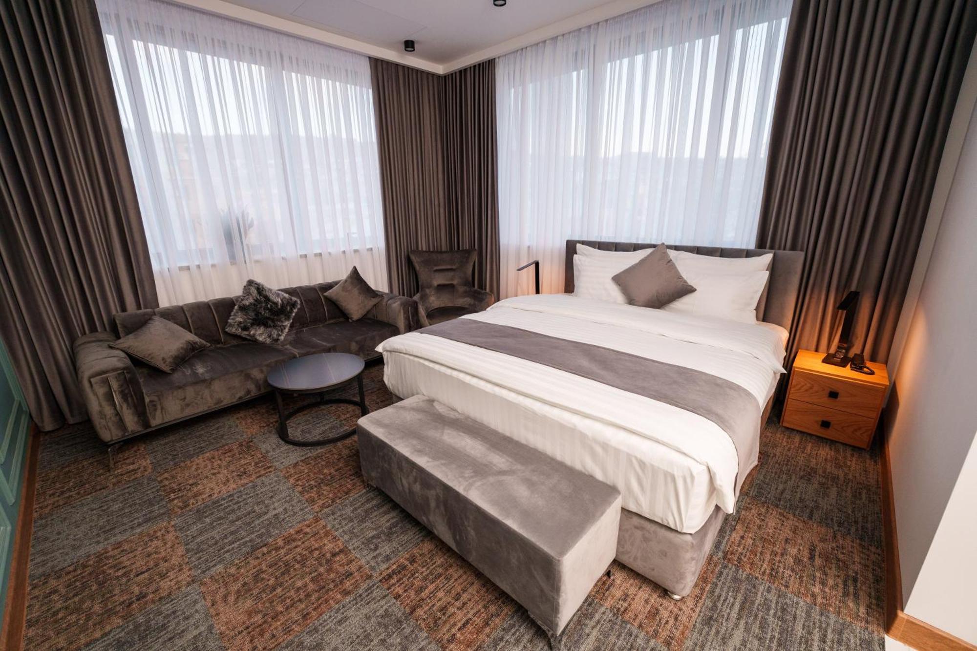 Revive Boutique Hotel Jerevan Buitenkant foto