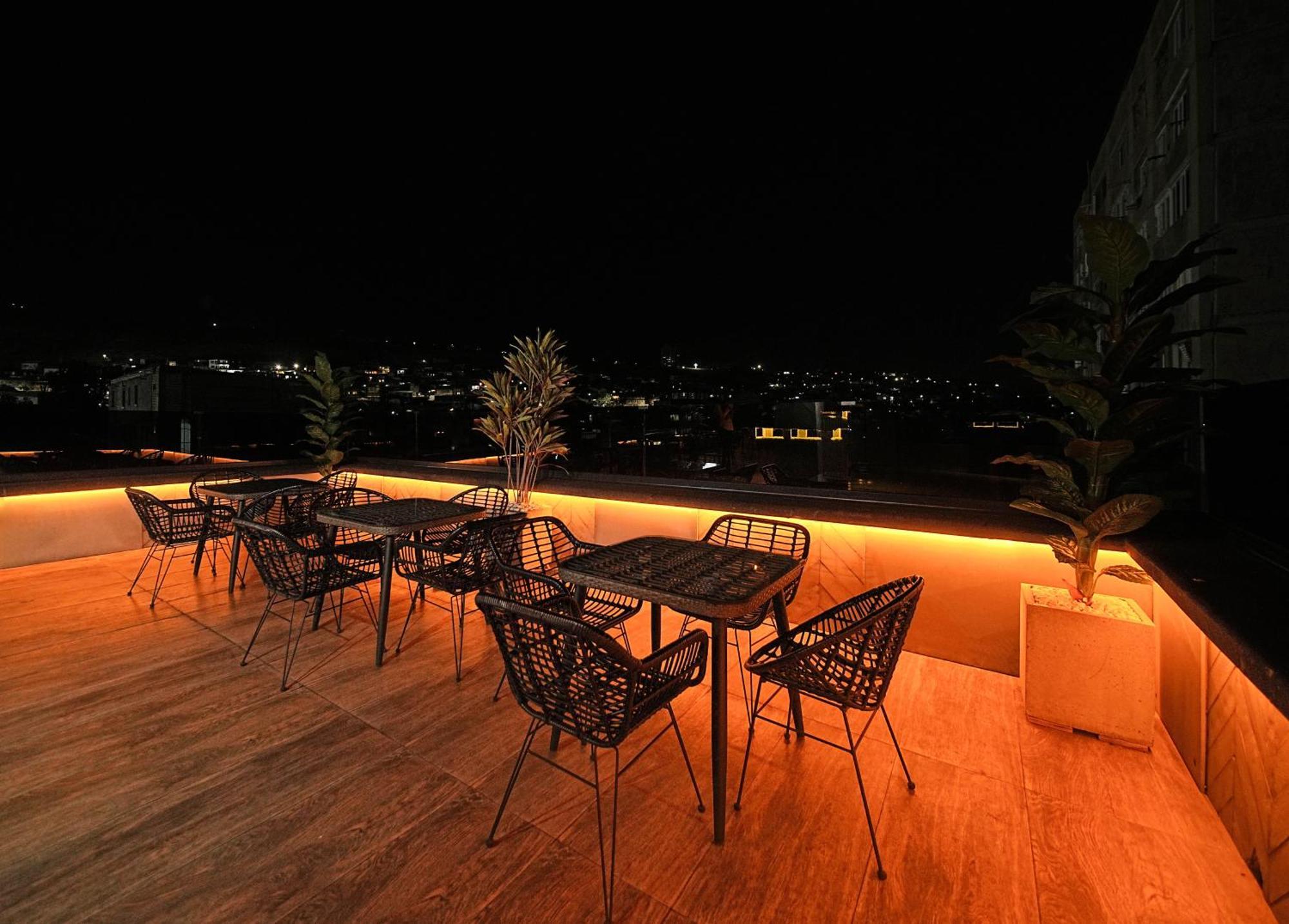 Revive Boutique Hotel Jerevan Buitenkant foto