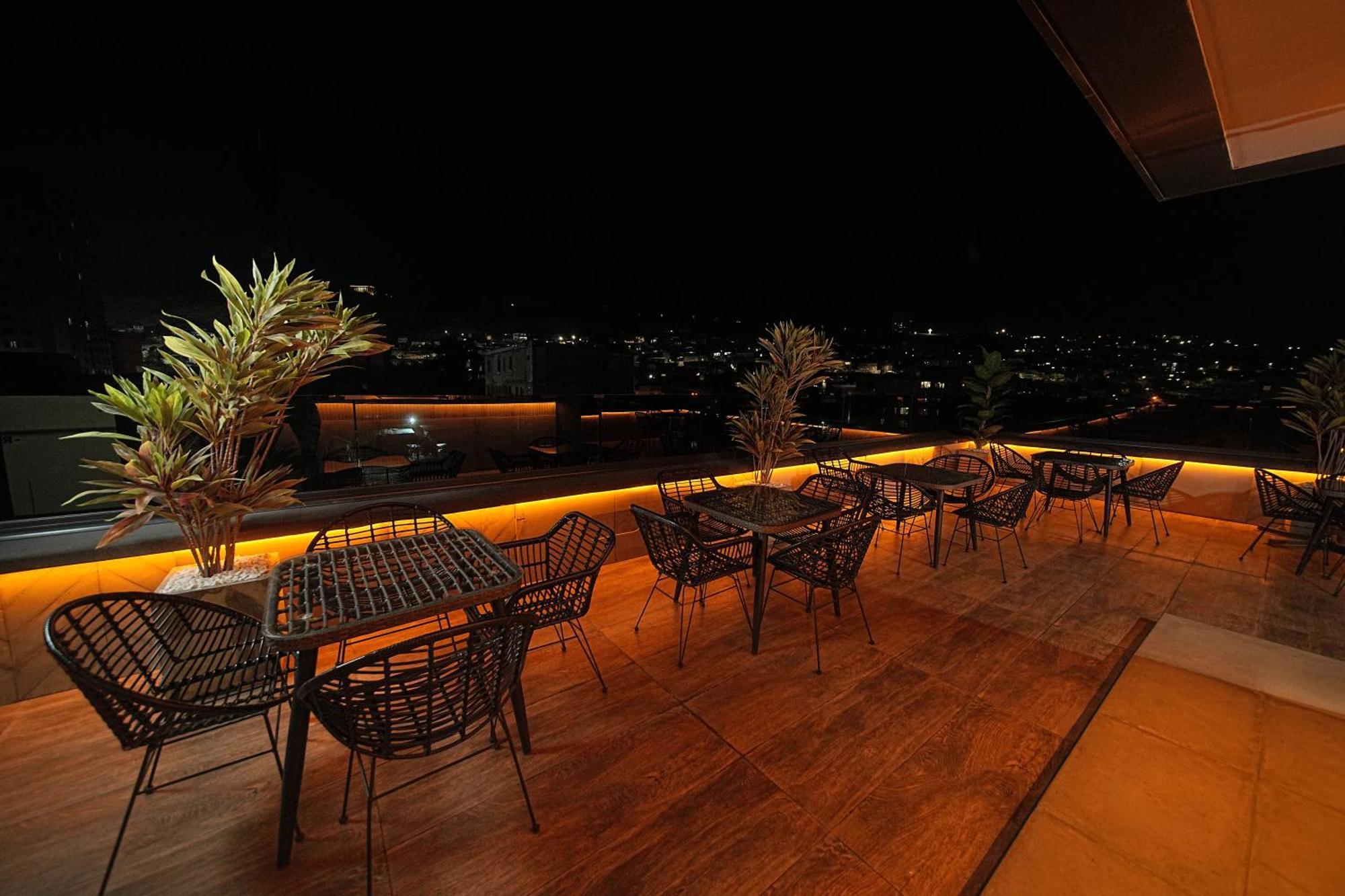 Revive Boutique Hotel Jerevan Buitenkant foto